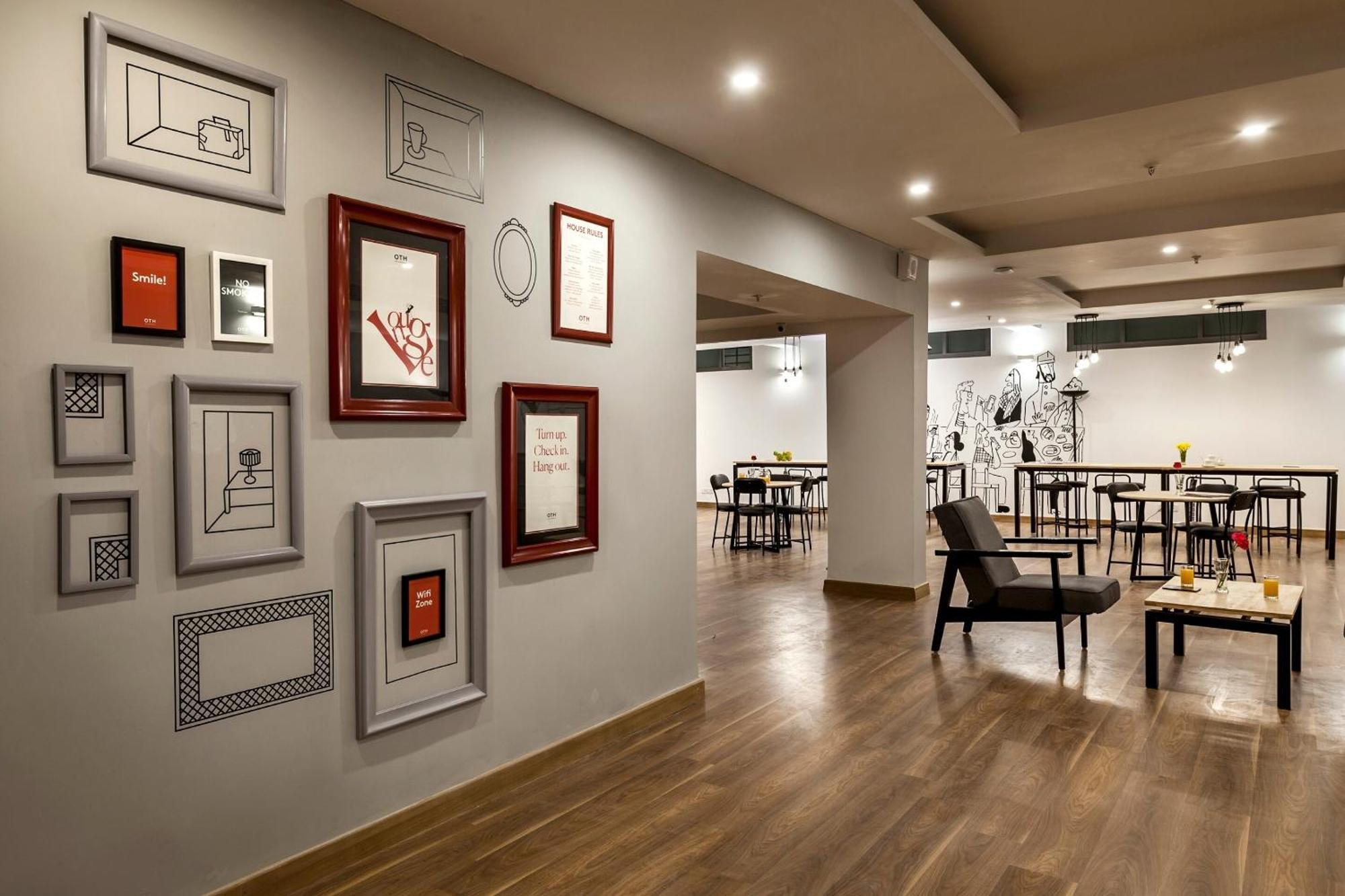 Super Townhouse Hotel Impact Chinhat Esterno foto